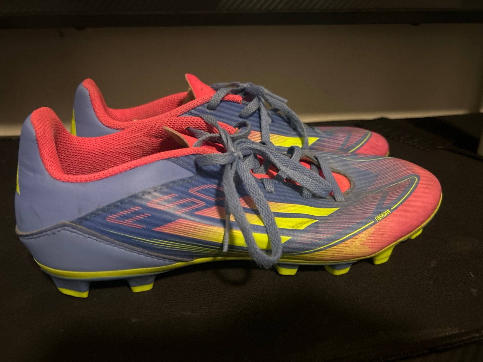 Adidas voetbalschoenen F50 - Maat 33, Ophalen, Gebruikt, Schoenen