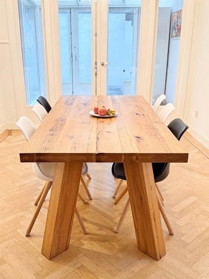 For Sale: Solid Oak Dining Table (2m x 1m), Huis en Inrichting, Tafels | Eettafels, Zo goed als nieuw, 50 tot 100 cm, 200 cm of meer
