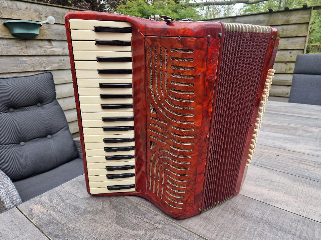 Rossini accordeon, Muziek en Instrumenten, Accordeons, Gebruikt, Met riemen, 80-bas, Toetsaccordeon