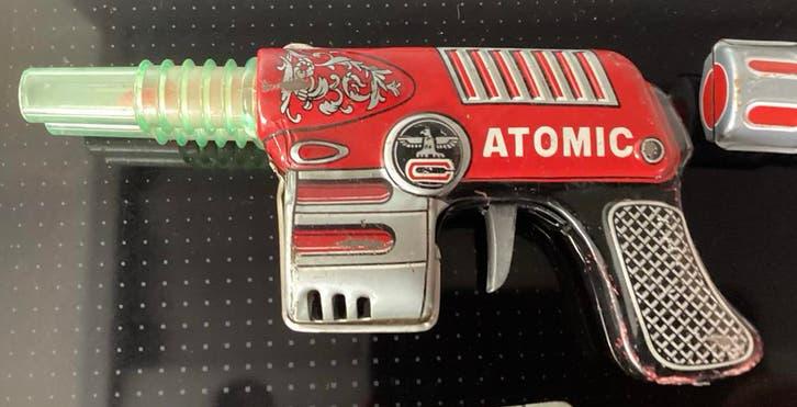 Vintage blikken 1950-60 Atomic Space gun, geweer ,werkt, Antiek en Kunst, Antiek | Speelgoed, Ophalen