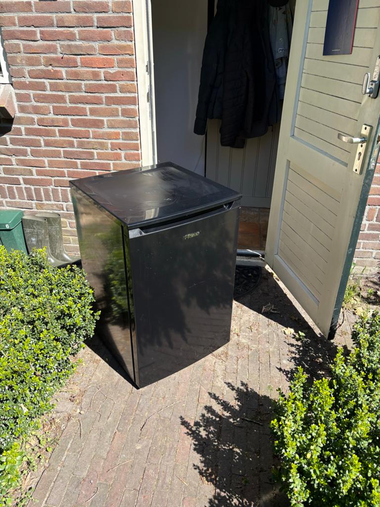 Primo Vriezer PR162DV - Klein jaartje oud, barst in lades, Gebruikt, 100 tot 150 liter, Met aparte vriezer, 45 tot 60 cm