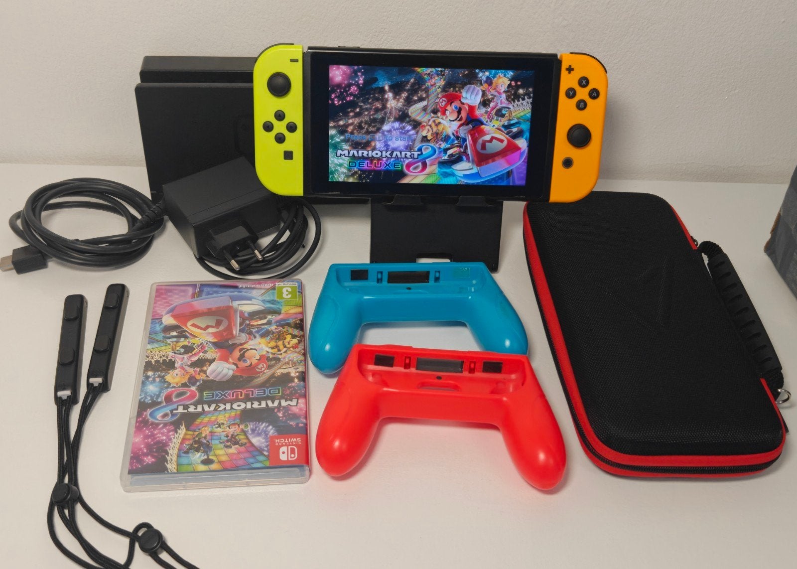 Nintendo Switch met Mario Kart 8 Deluxe, Nintendo switch, Met 2 controllers, Ophalen of Verzenden, Post