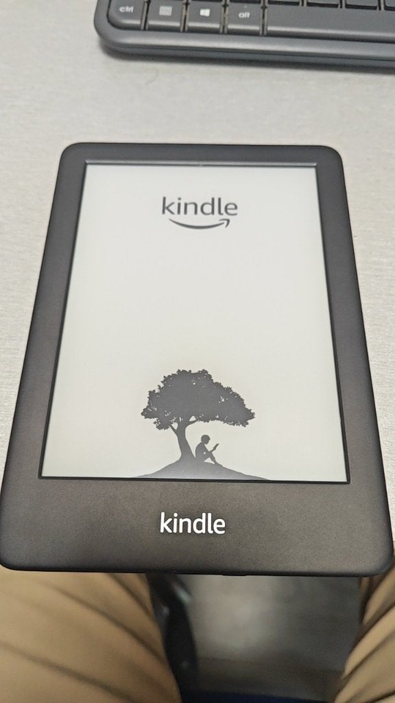 Amazon Kindle 10 E-reader Zwart, Computers en Software, E-readers, Ophalen of Verzenden, Gebruikt, 6 inch of minder, 8 GB