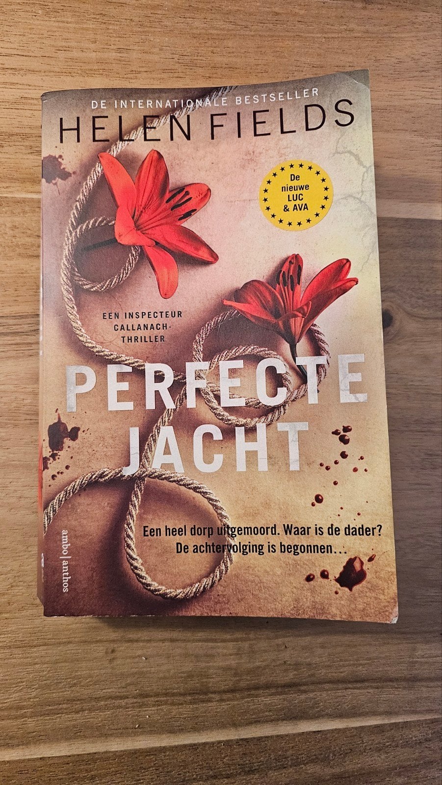 Perfecte Jacht - Helen Fields (Thriller), Boeken, Ophalen of Verzenden, Zo goed als nieuw, Helen Fields