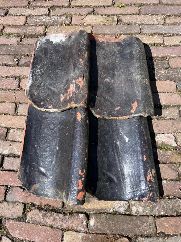 Oud Hollandse geglazuurde dakpannen rood 65 stuks, Doe-het-zelf en Verbouw, Dakpannen en Dakbedekking, Ophalen, Gebruikt, Steen of Klei