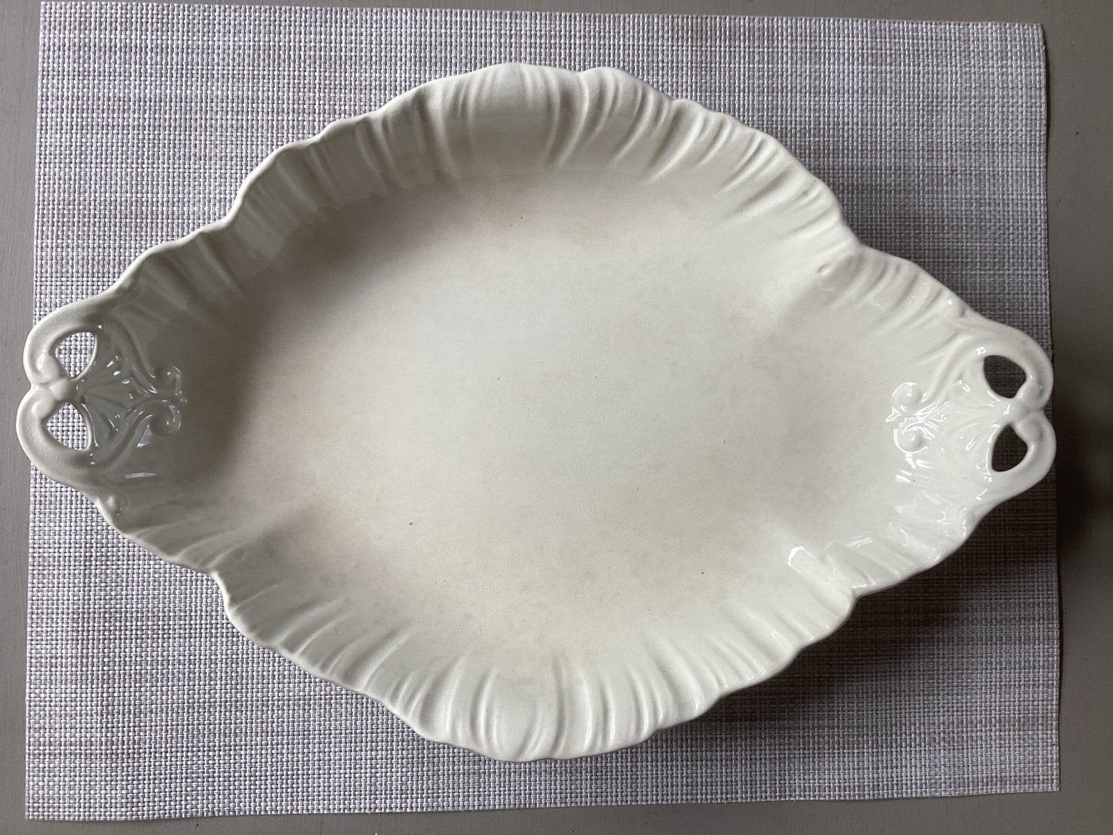 Antieke Wedgwood broodschaal - cremekleurig met Handvatten, Ophalen of Verzenden