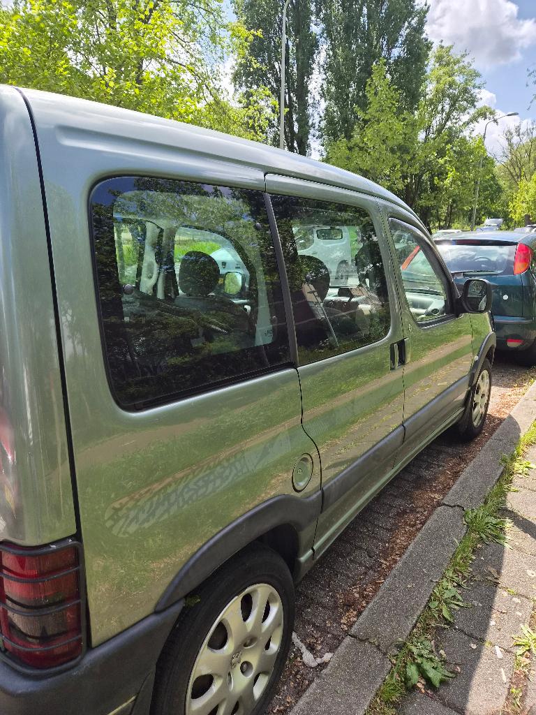 Peugeot Partner 1.6 16V XT Combi 2003 Groen, Auto's, Peugeot, Stof, 4 cilinders, 1226 kg, Origineel Nederlands