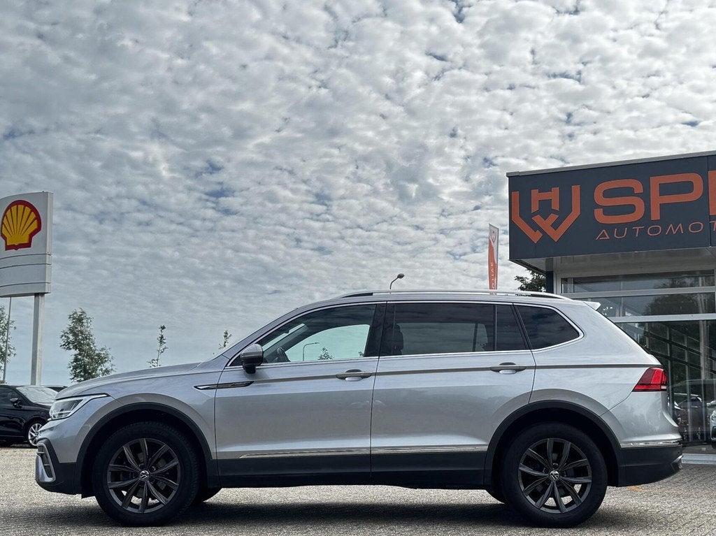 Volkswagen Tiguan Allspace 1.5 TSI 7p|Trek|ACC|Carplay|Cam, Stof, 4 cilinders, 150 pk, 7 stoelen