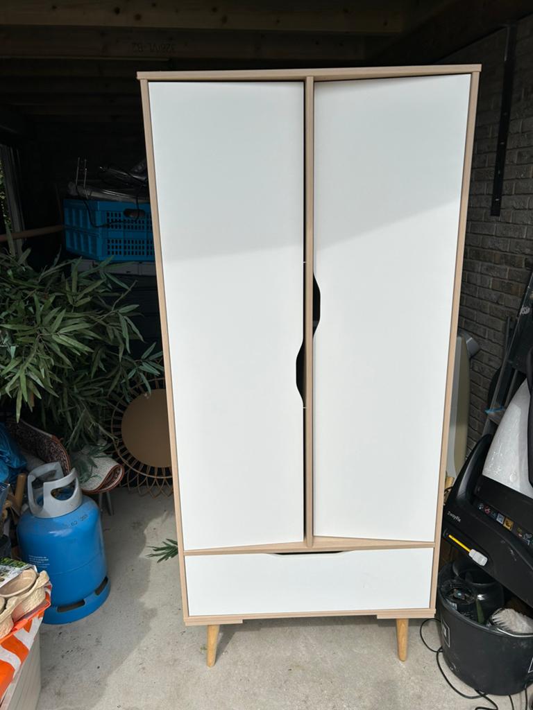 Gratis kinder kleding kast, Gebruikt, 50 tot 100 cm, 150 tot 200 cm, 25 tot 50 cm