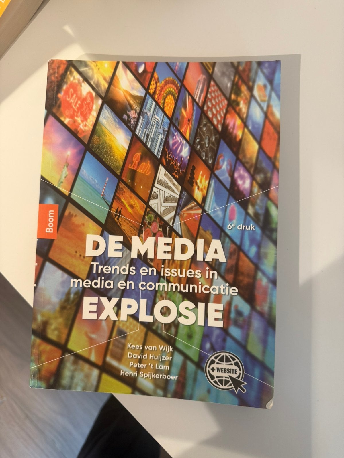 Media explosie, Ophalen of Verzenden, Zo goed als nieuw, Economie en Marketing