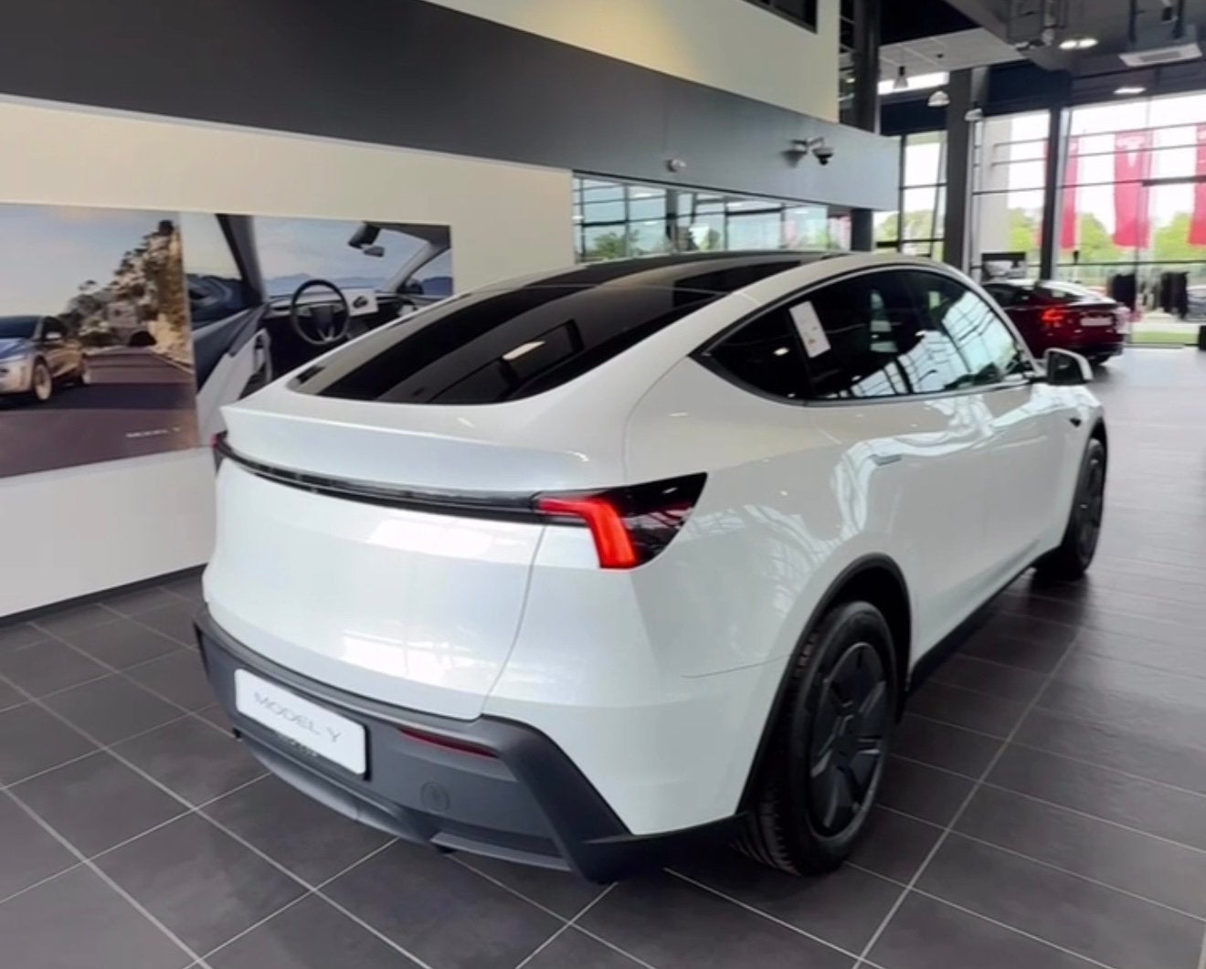 Tesla Model Y Juniper 2026 | 0 km | Direct