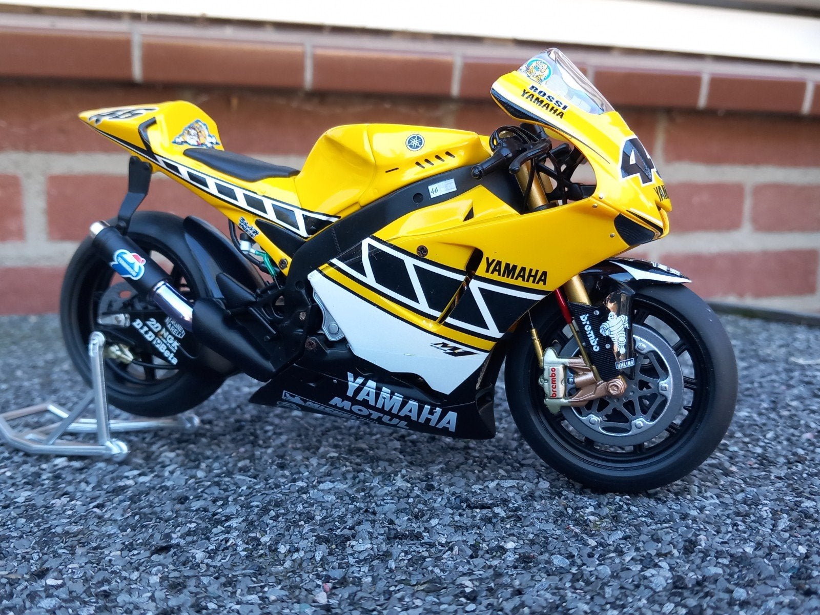 Yamaha YZR-M1 #46 Valentino Rossi Laguna Seca 2005, Ophalen of Verzenden, Nieuw, 1:9 t/m 1:12, Motor