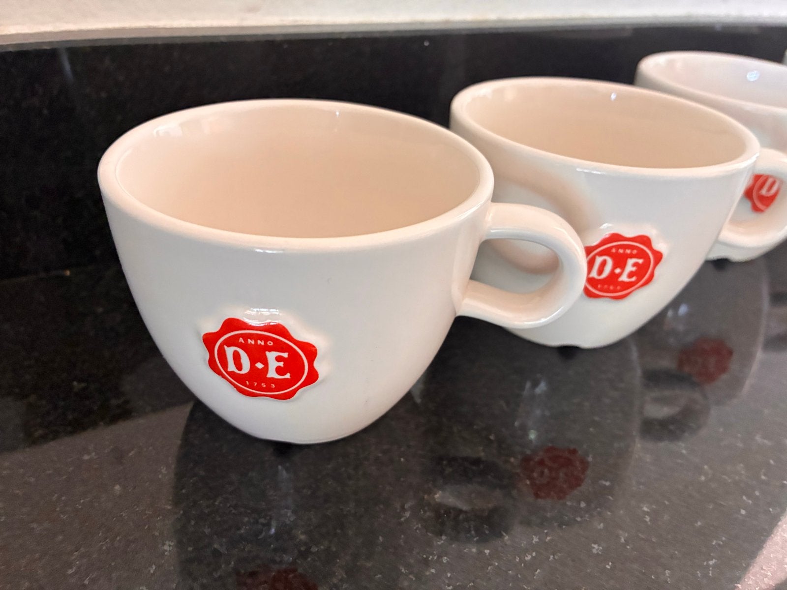 Douwe Egberts koffiekoppen / koffiemokken - set van 5, Overige merken, Keramiek, Ophalen of Verzenden, Zo goed als nieuw