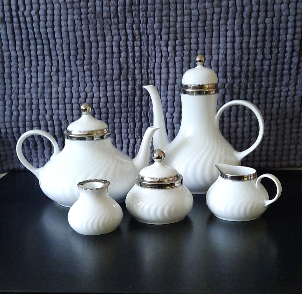 Vintage HUTSCHENREUTHER PORSELEINEN SERVIES met PLATINA RAND, Antiek en Kunst, Antiek | Servies compleet, Ophalen of Verzenden