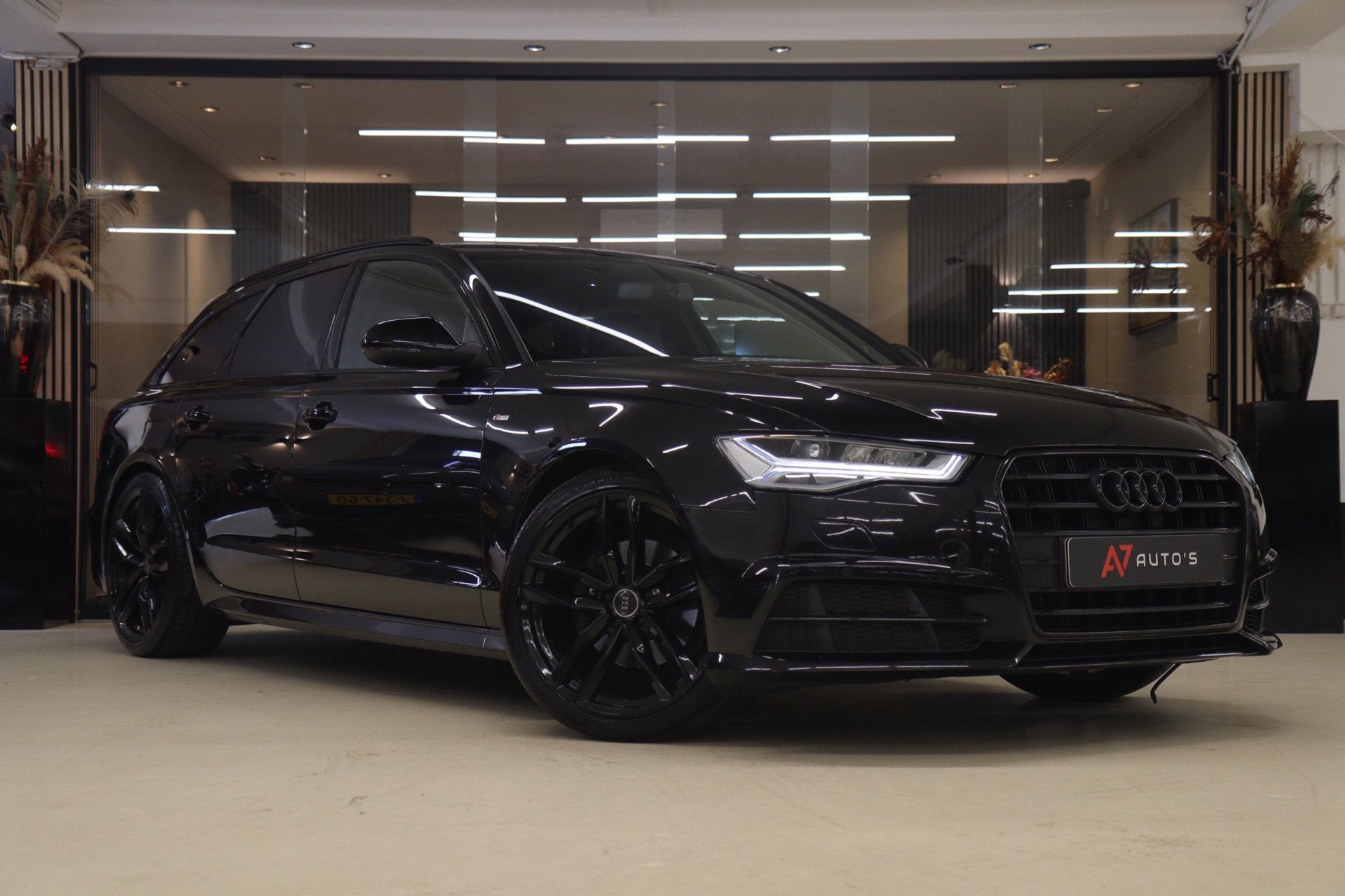 Audi A6 Avant 2.0 TDI ultra S line Edition 3X S-LINE STOELVE, Auto's, Audi, Gebruikt, Euro 6, Leder en Stof, Origineel Nederlands