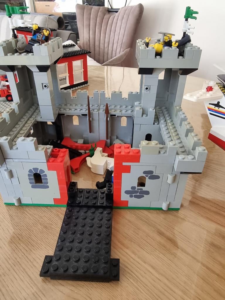 Kasteel lego, Ophalen