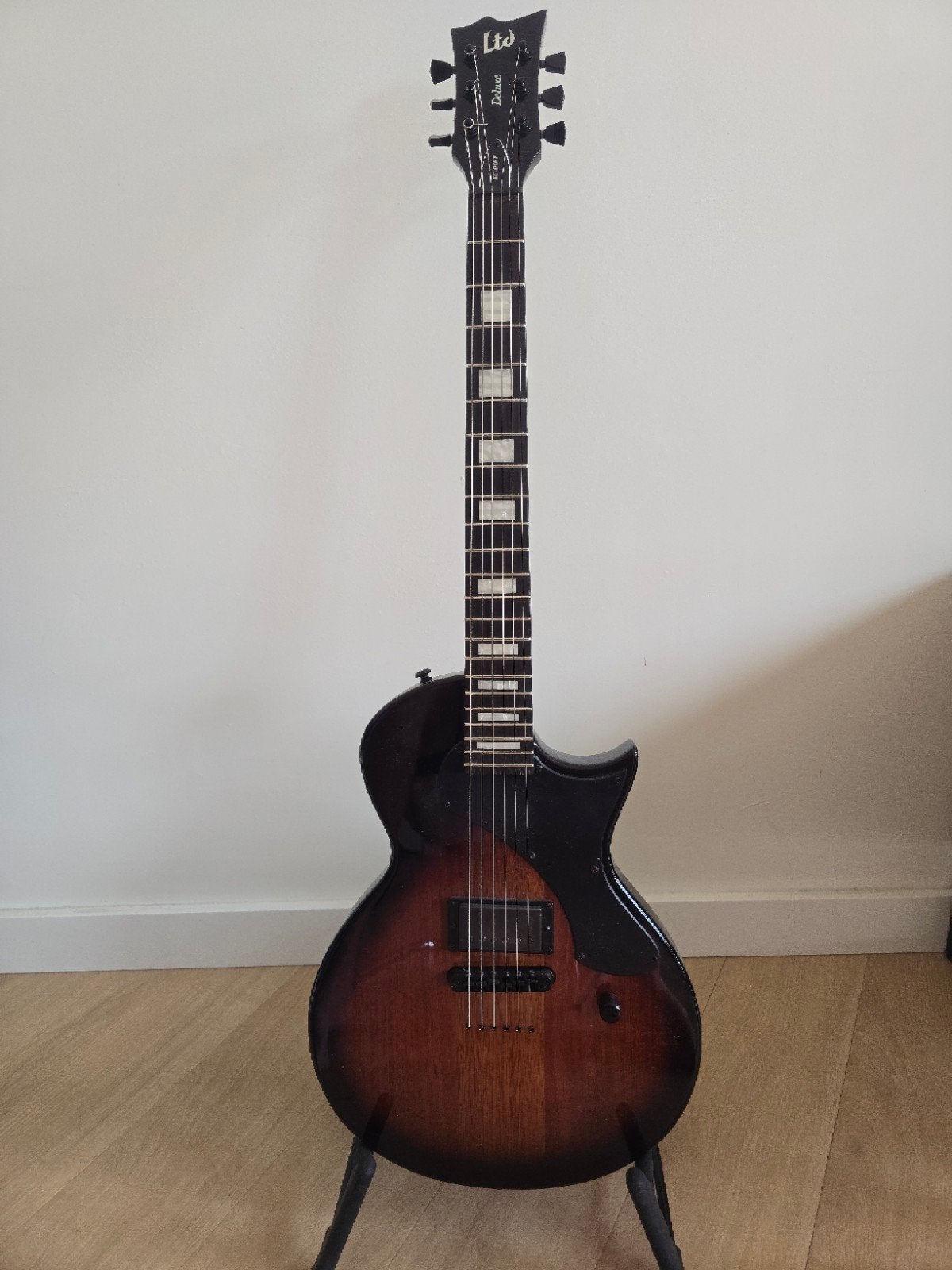 Esp Ltd EC-01FT deluxe zgan., Muziek en Instrumenten, Ophalen, Zo goed als nieuw, Solid body, Overige merken