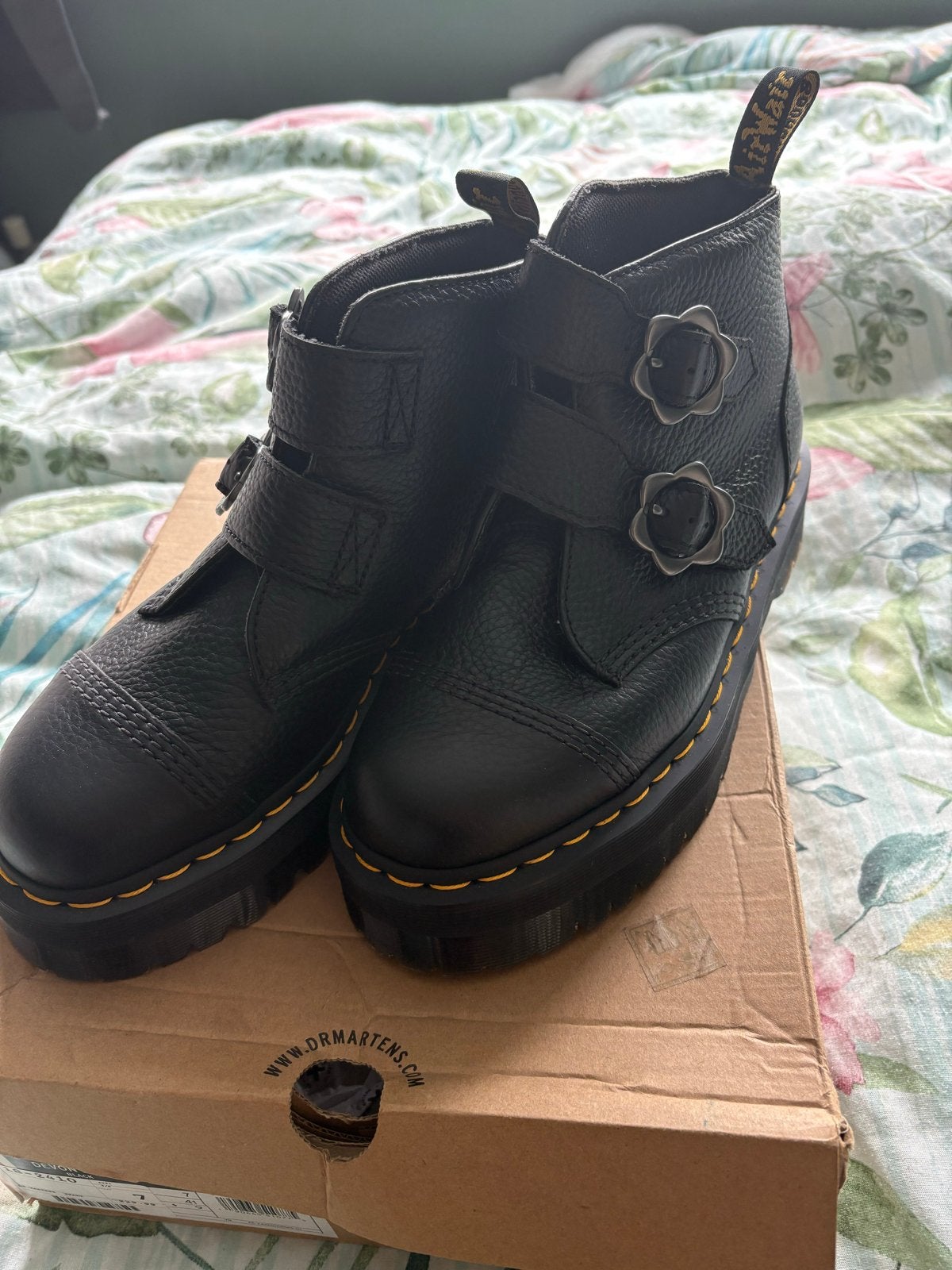 Dr. Martens Devon Flower Buckle Boots Zwart Maat 41, Ophalen of Verzenden, Nieuw, Zwart, Lage of Enkellaarzen