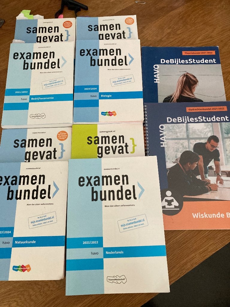 Samengevat en examenbundel Havo, Ophalen of Verzenden, Zo goed als nieuw, HAVO