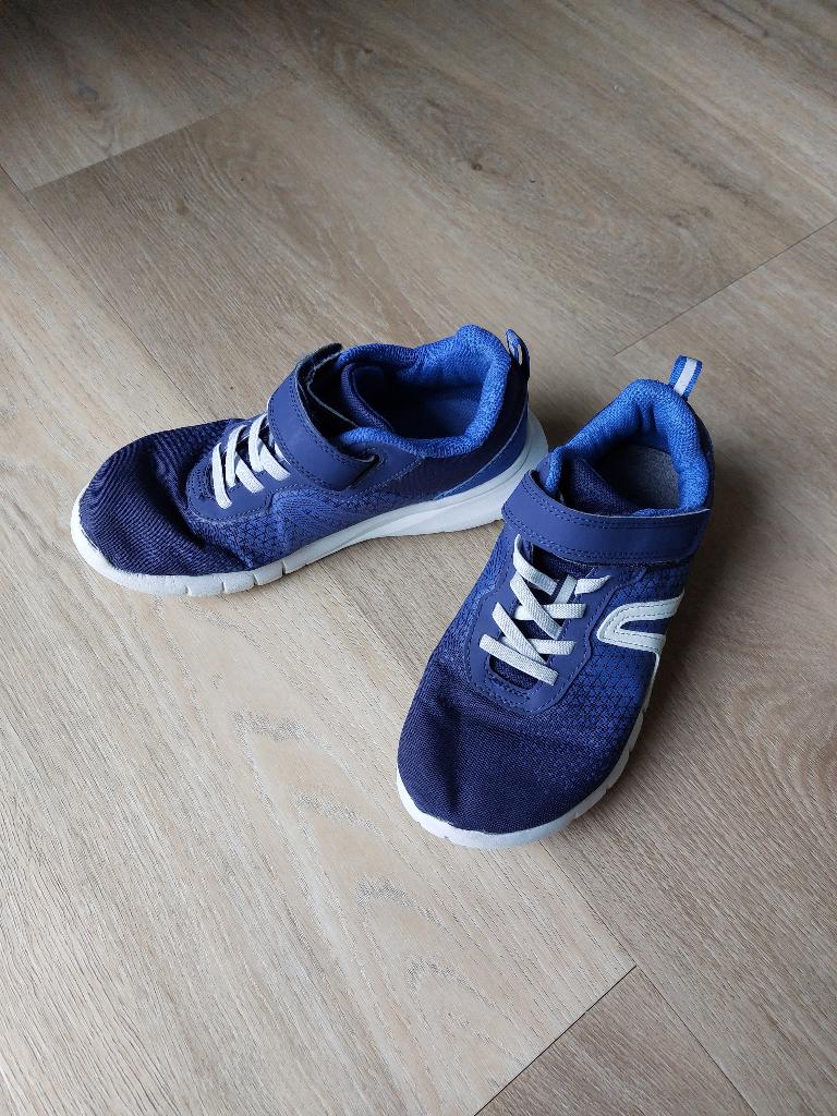 Gymschoenen, Kinderen en Baby's, Kinderkleding | Schoenen en Sokken, Ophalen, Gebruikt, Decathlon, Jongen of Meisje