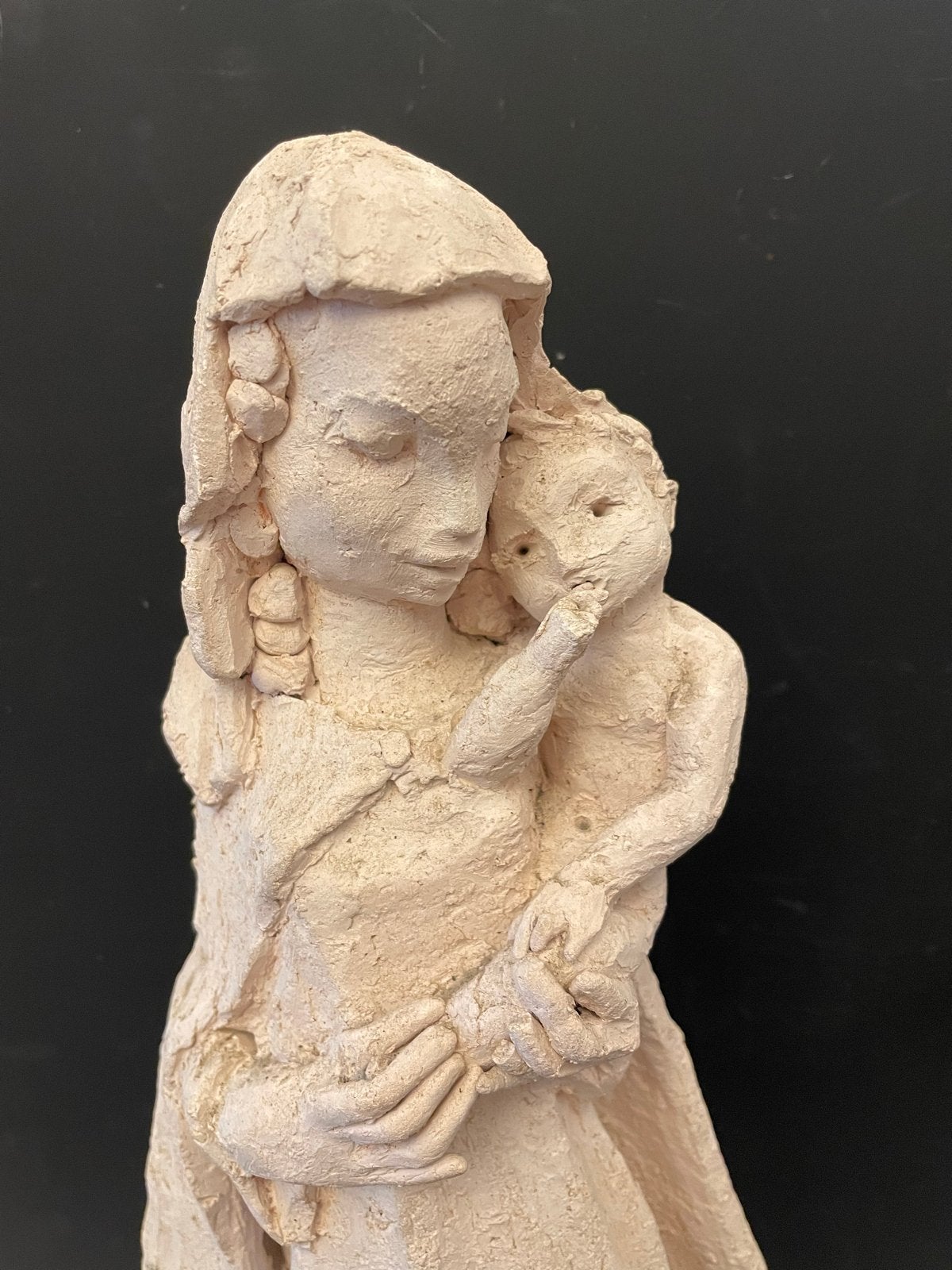Religieuze sculptuur Maria met kindje Jezus, Antiek en Kunst, Gips, Ophalen of Verzenden, Handgemaakt, Beeld