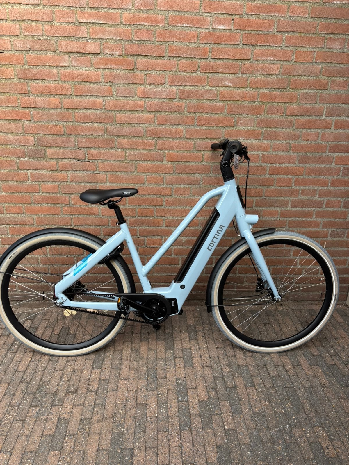 Gloednieuwe Cortina E blau 500 watt accu, 47 tot 51 cm, Ophalen, Nieuw