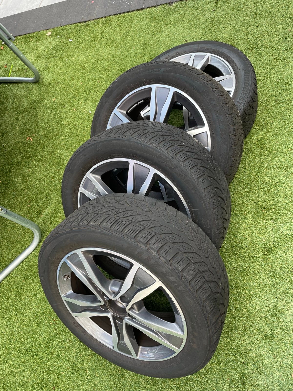 Bridgestone Blizzak winterbanden met velgen 225/50R17, Ophalen, Gebruikt, Banden en Velgen, 17 inch