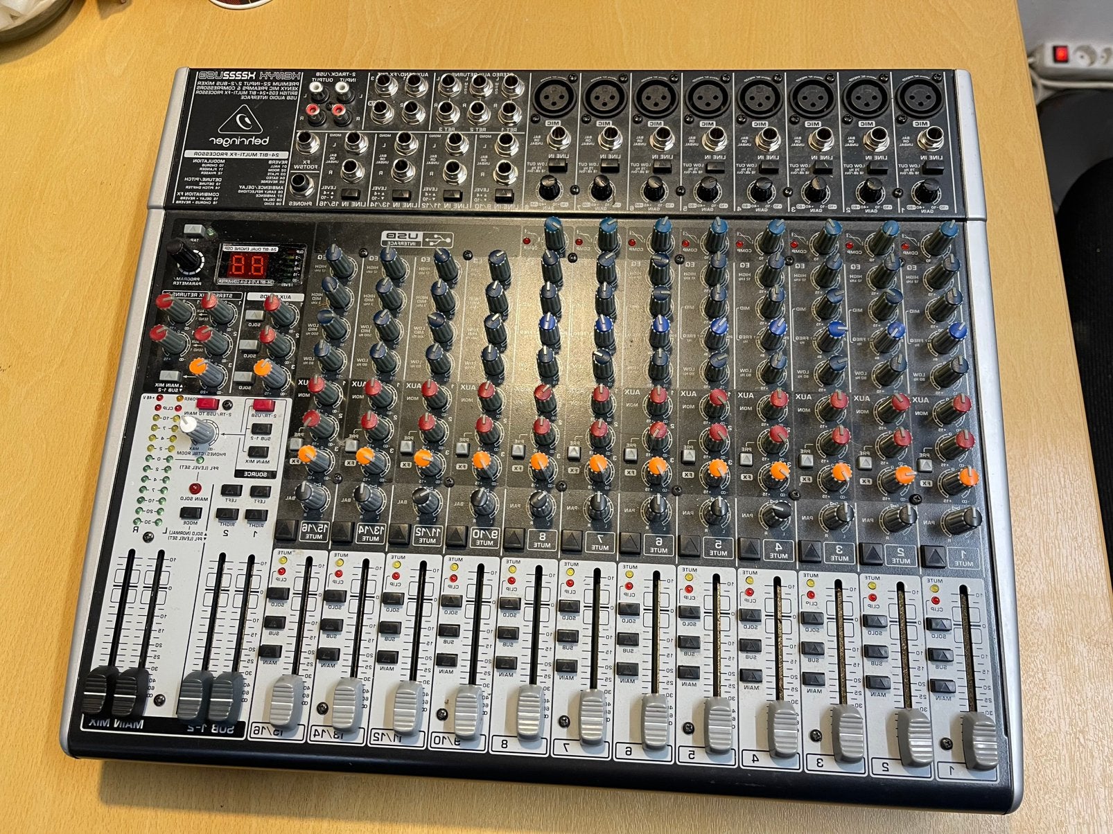 BEHRINGER XENYX X2222USB Mixer 22 Channel + Effecten TOPPER, Muziek en Instrumenten, Mengpanelen, Ophalen, Gebruikt, 20 kanalen of meer