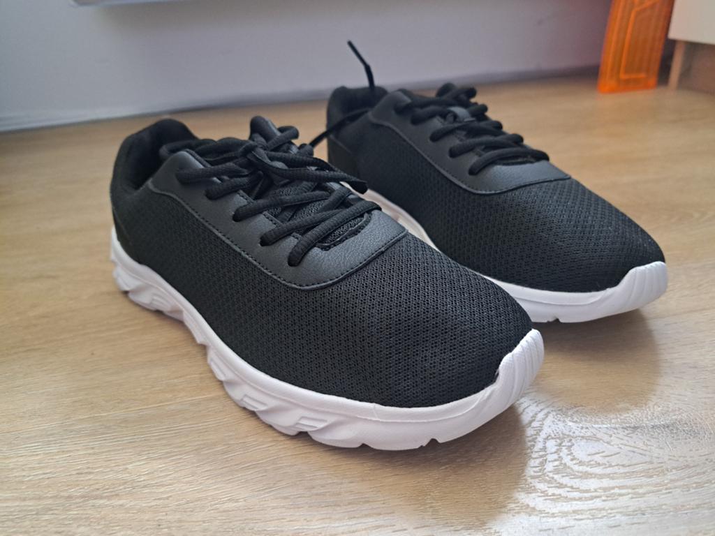 Gloednieuwe sportschoenen maat 42, Overige typen, Zo goed als nieuw, Overige sporten, Ophalen