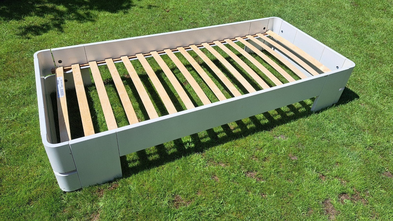 Mooi wit een persoonsbed met ikea lattenbodem, Huis en Inrichting, Slaapkamer | Matrassen en Bedbodems, Ophalen of Verzenden, Zo goed als nieuw