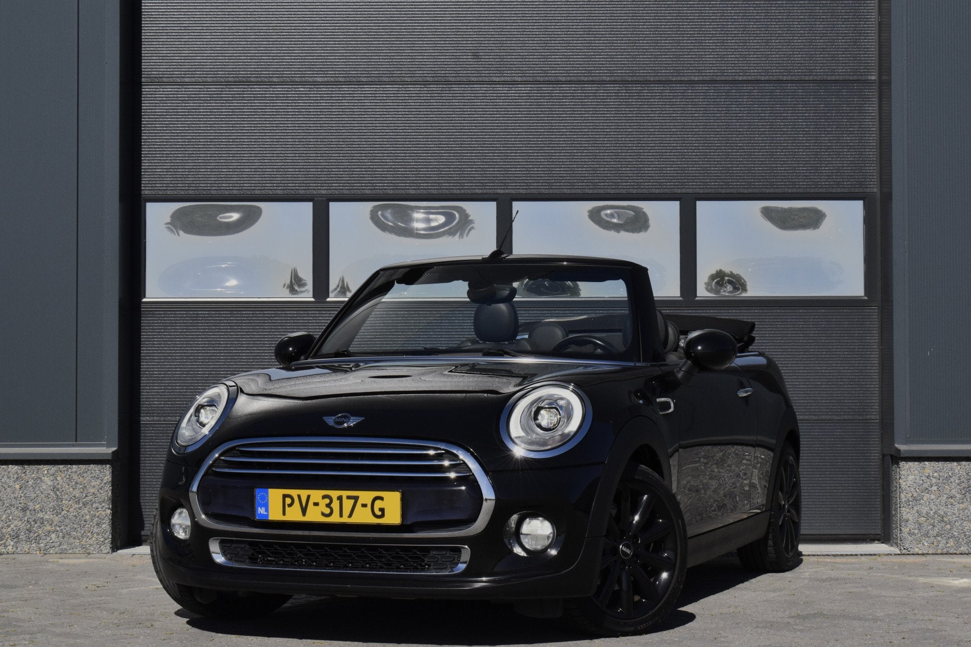 MINI Cabrio 1.5 Cooper Chili Serious Business Navi - Keyless, Voorwielaandrijving, 136 pk, Gebruikt, Cabriolet