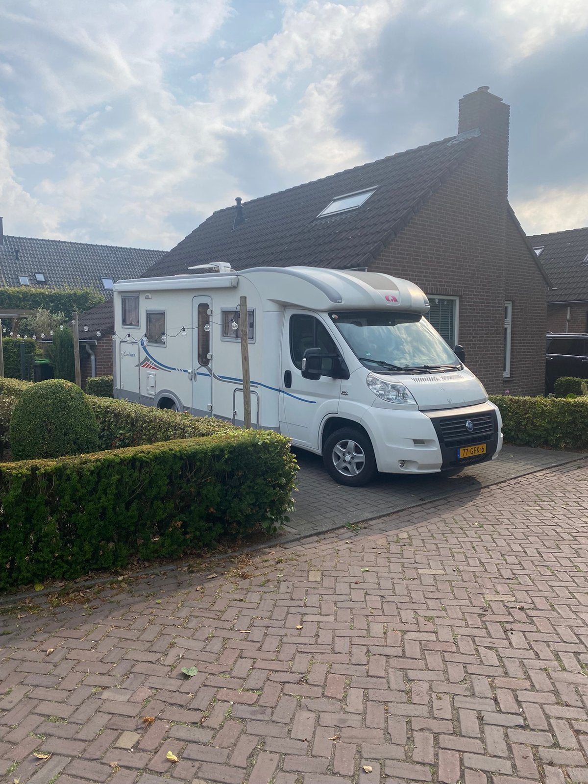 Adria Coral S 680 SP 160 pk airco mooie betrouwbare camper, Caravans en Kamperen, Campers, Ringverwarming, Fiat, 7 tot 8 meter