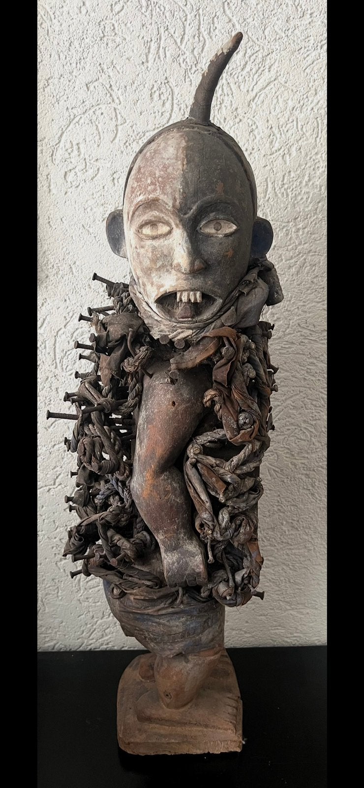 Groot Monumentaal Kongo Janus Nkisi Nkondi Spijkerbeeld 67cm, Ophalen of Verzenden