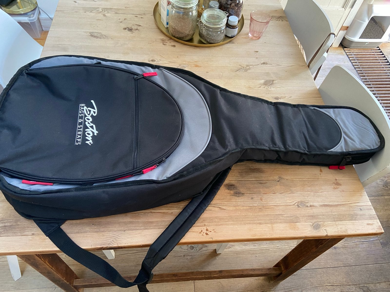 Boston gitaartas voor akoestische gitaar, Ophalen, Nieuw, Akoestische gitaar