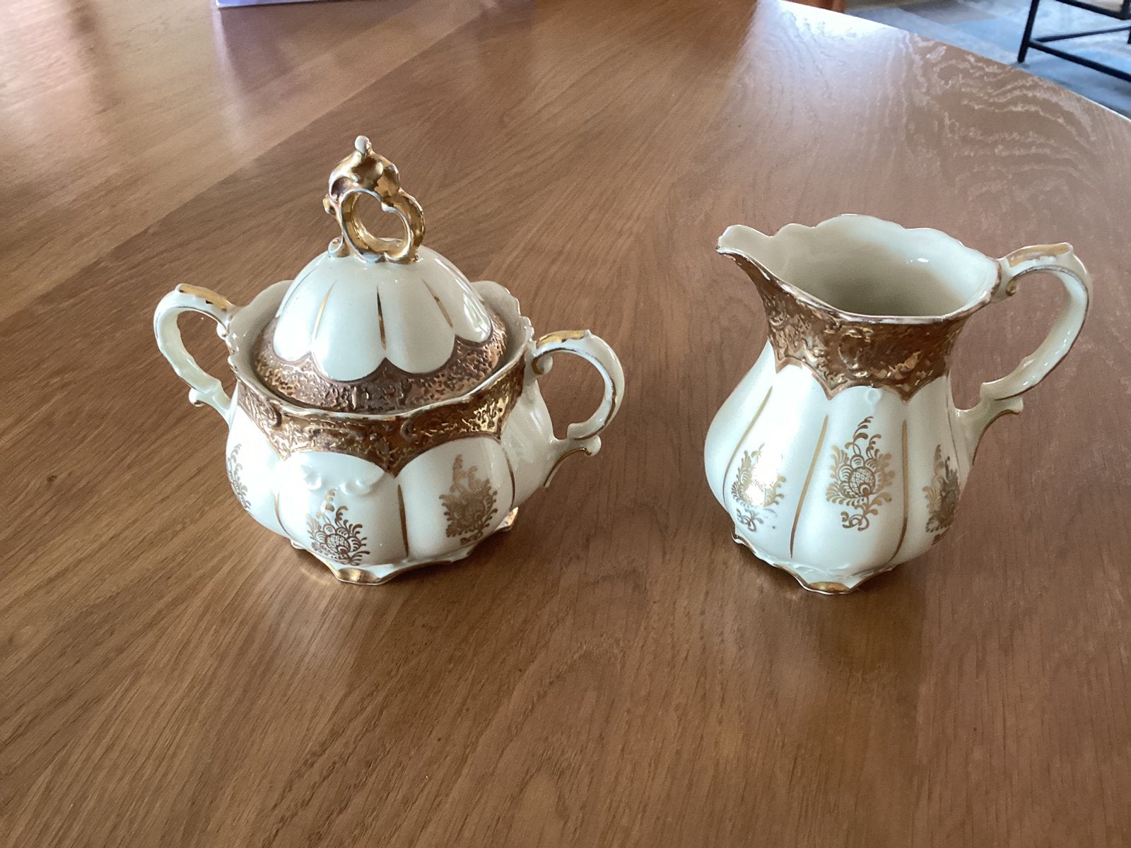 Suiker en melk kannetje, Ophalen