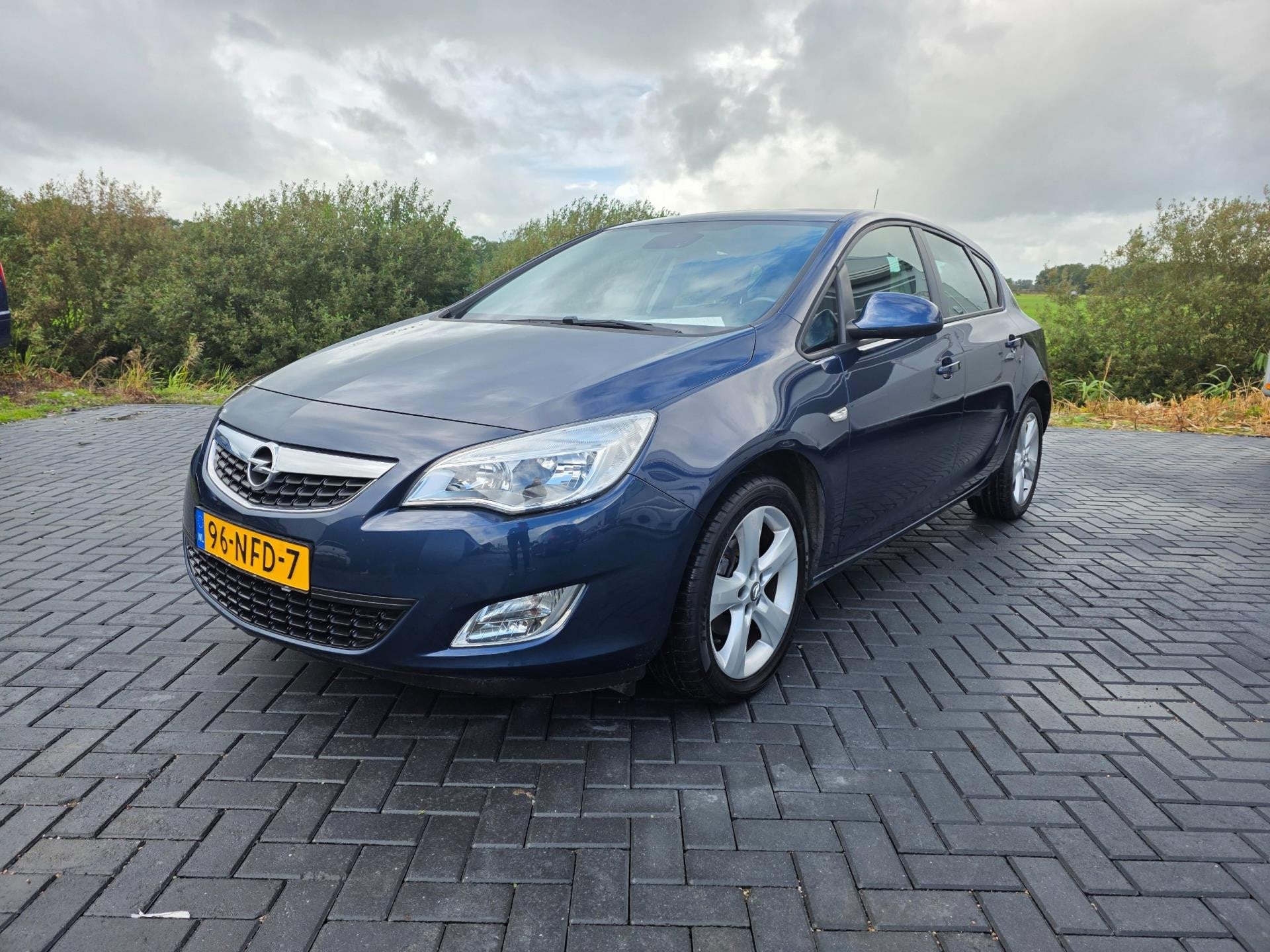Opel Astra 1.4 Edition 2010 nieuwe APK!, Auto's, Euro 5, Gebruikt, 4 cilinders, Blauw