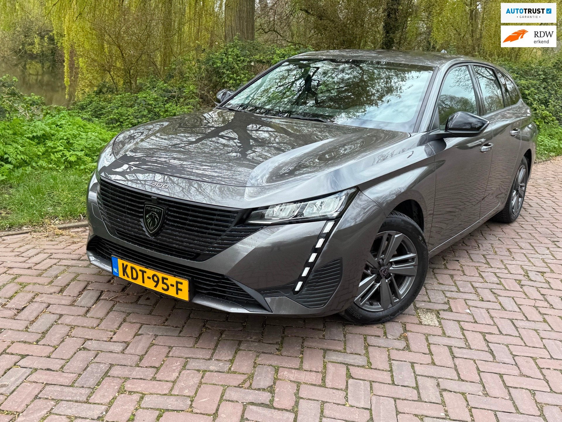 Peugeot 308 SW 1.2 PureTech Allure 130 PK Aut.1 Eig. 49000 k, Auto's, Peugeot, Dealer onderhouden, 1199 cc, Nieuw, 3 cilinders