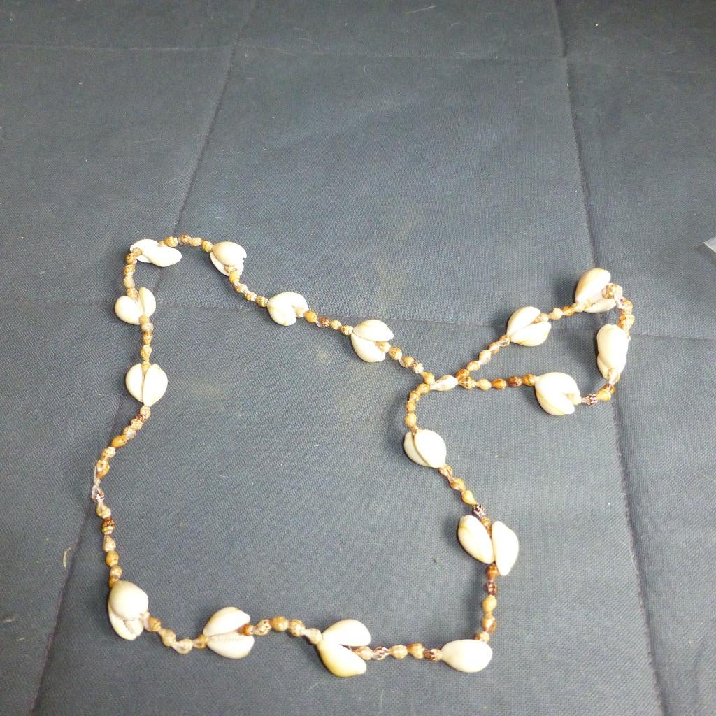 Ketting van schelpen, Sieraden, Tassen en Uiterlijk, Kettingen, Ophalen of Verzenden, Zo goed als nieuw, Steen of Mineraal