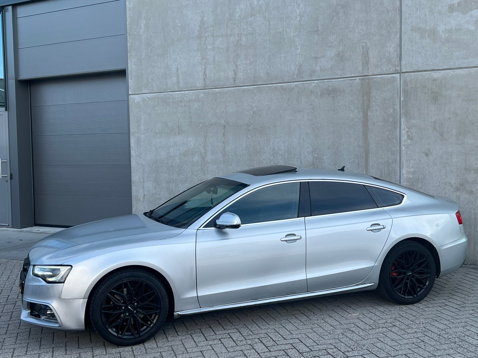 Grijze Audi A5 1.8 Tfsi Sportback 3X S-Line Automaat/Dak/Apk, Auto's, Zwart, 4 cilinders, 4 stoelen, Bedrijf