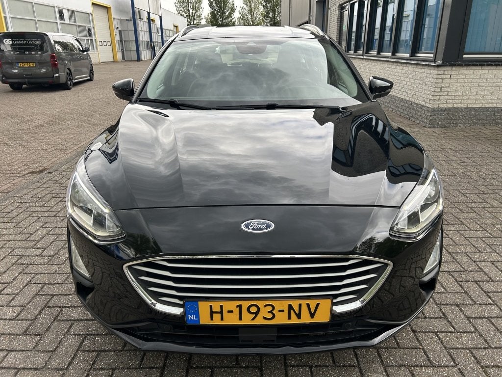 Ford FOCUS Wagon 1.0 EcoB Ed. bns CARPLAY NAVI PDC CRUISE NA, Gebruikt, Euro 6, 1283 kg, Zwart
