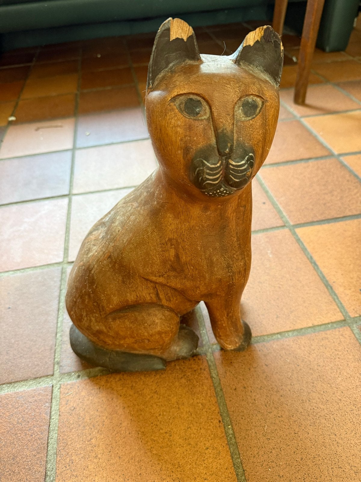 Houten kat beeldje - Handgesneden decoratie, Ophalen of Verzenden, 20 - 50 cm, Beeld, Hout