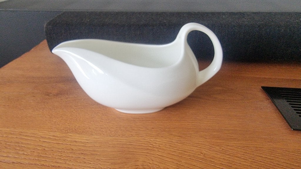 Wedgwood Solar sauskom met onderschotel, Overige typen, Ophalen of Verzenden, Zo goed als nieuw, Wedgwood