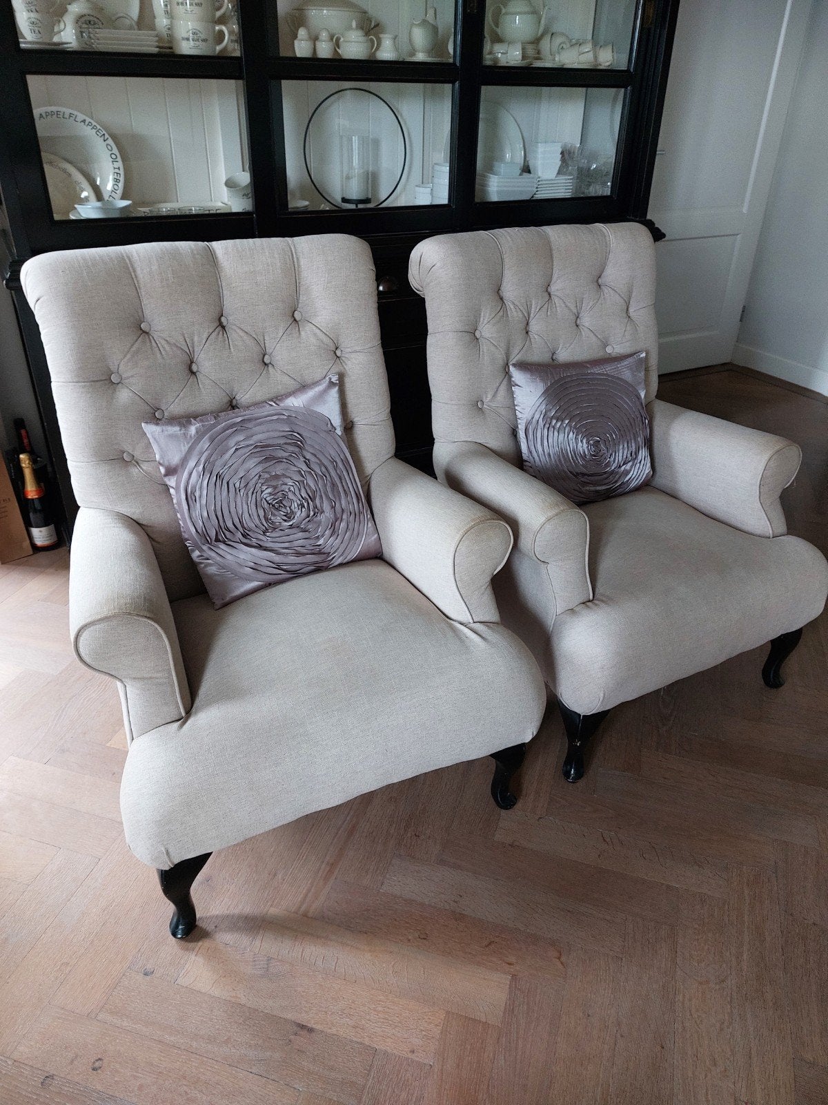 Set van 2 beige fauteuils met gecapitonneerde rugleuning, Gebruikt, Twee, Overige kleuren, Ophalen of Verzenden