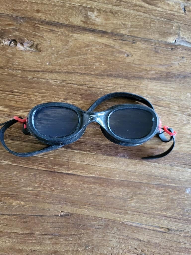 Zwarte zwembril met getinte glazen, Sport en Fitness, Ophalen of Verzenden, Gebruikt