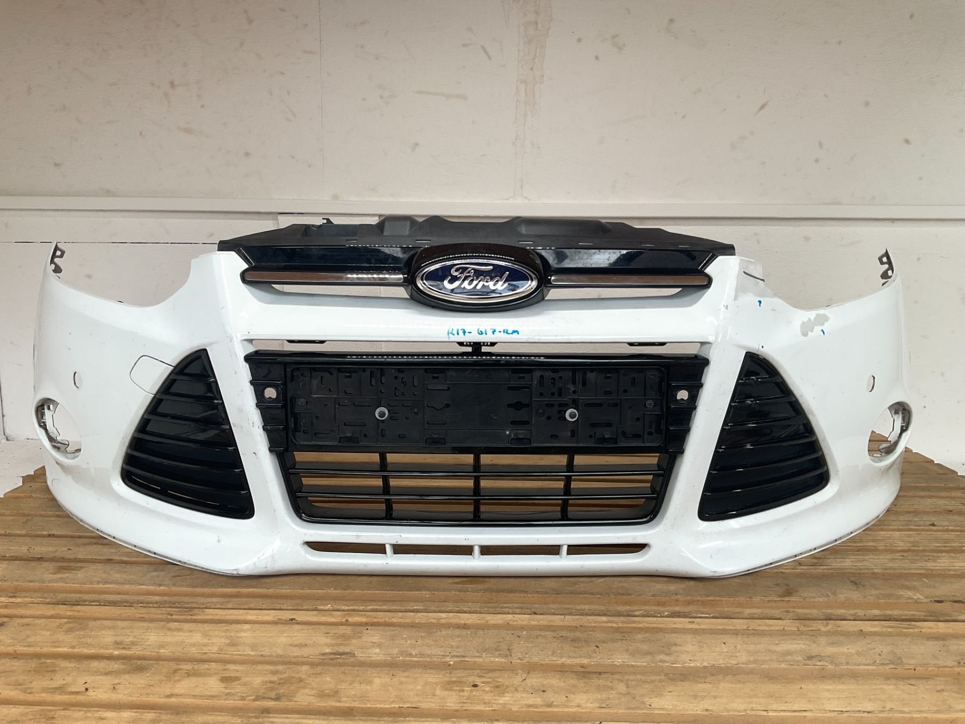 Bumper Ford Focus Mk3 STLINE ST-LINE BM5117E778 Voorbumper R, Auto-onderdelen, Gebruikt, Info@ford.com, Ophalen of Verzenden, Ford