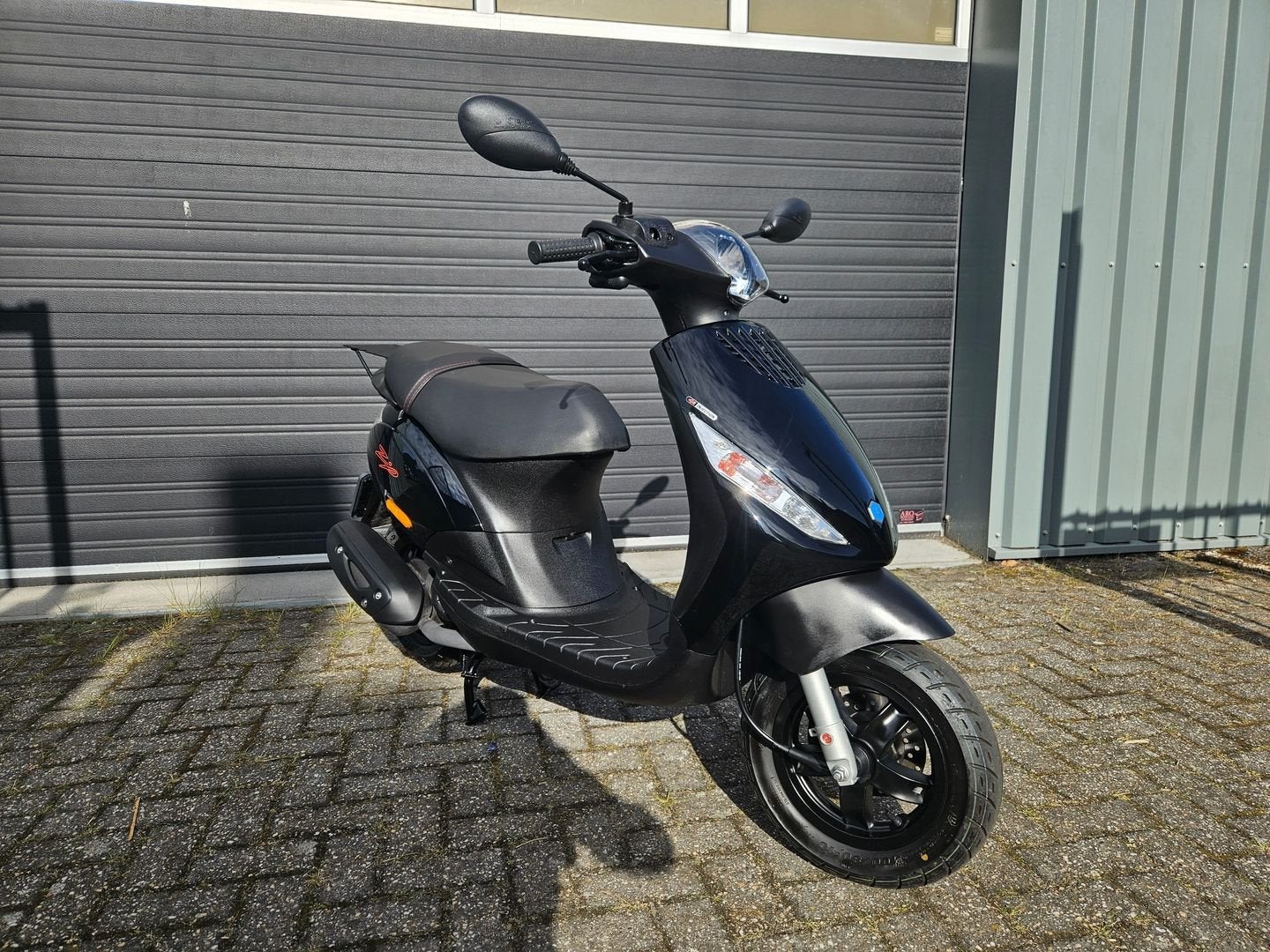 PIAGGIO ZIP 4T BROM  BJ2021 - 638KM! ORGINEEL OF SAMENSTELLE, Maximaal 45 km/u, Onbekend, Ophalen of Verzenden, Zo goed als nieuw