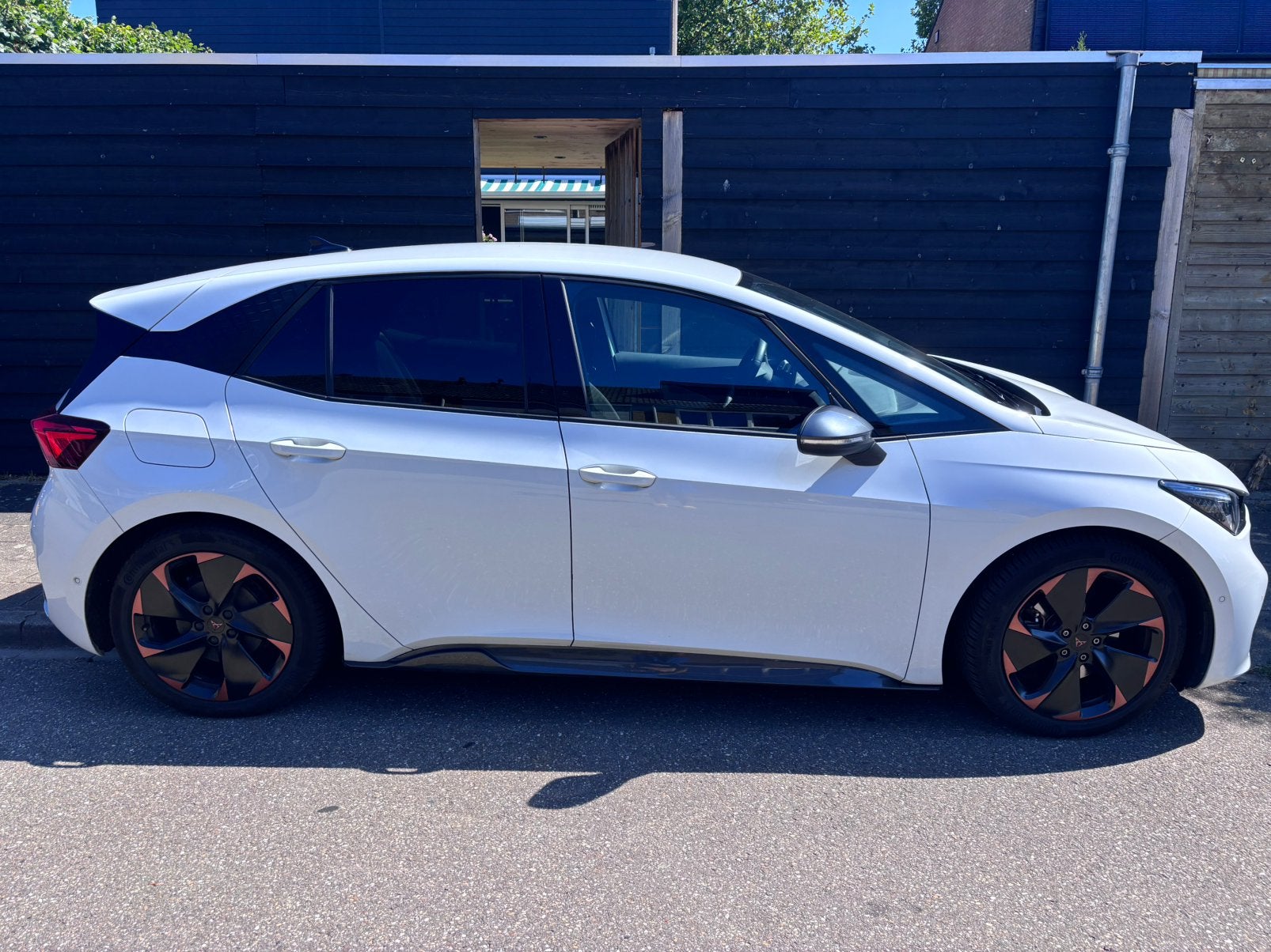 Cupra Born 58/62 kWh 204pk 2022 Wit, Auto's, Automaat, 34 min, Achterwielaandrijving, Zwart