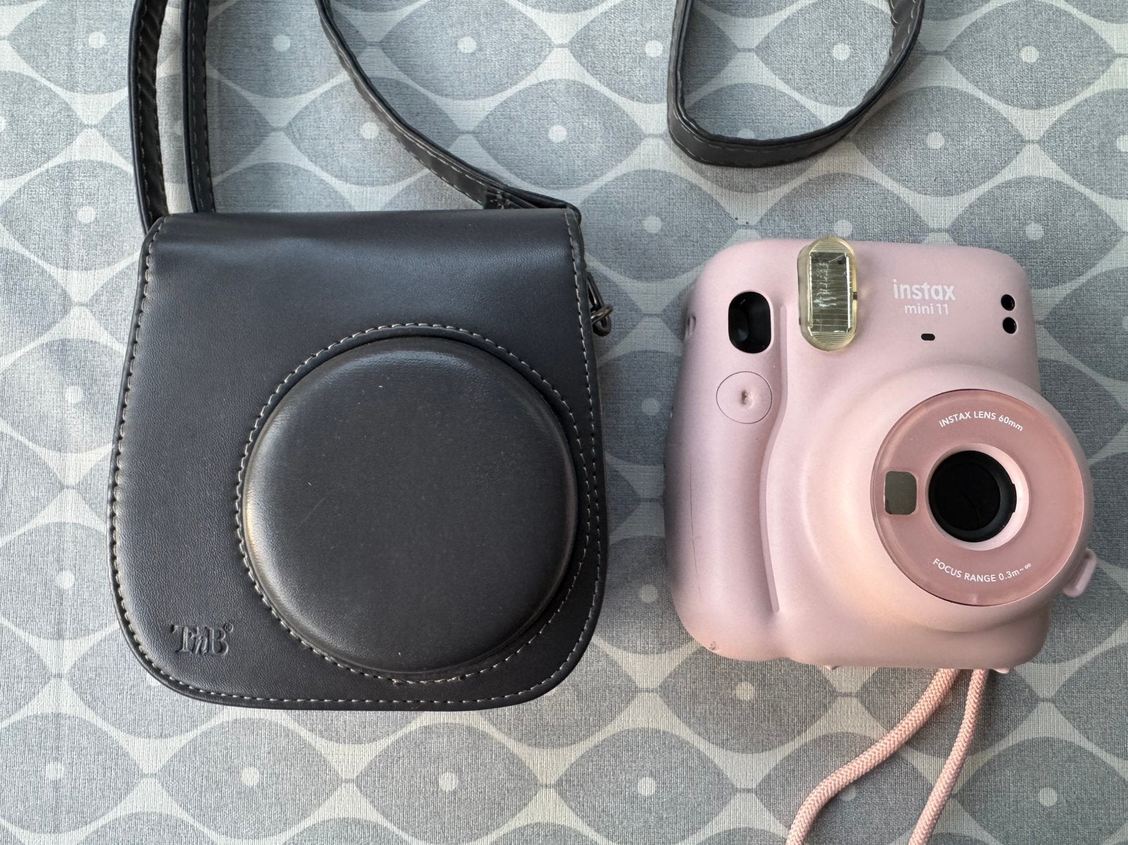 Fujifilm Instax Mini 11 Roze + Grijs Draaghoesje, Ophalen of Verzenden, Gebruikt, Polaroid, Fuji