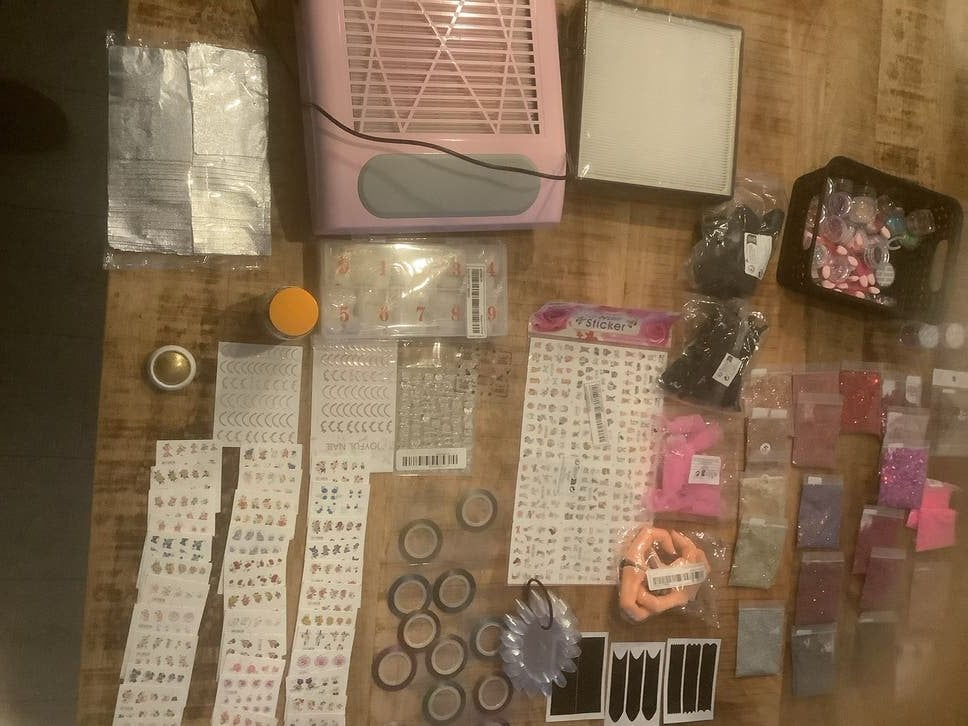Veel nagelspullen., Overige kleuren, Nieuw, Ophalen of Verzenden, Handen en Nagels