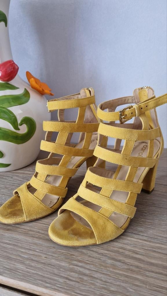 Hoge zachtgele hakken van Caroline Biss, Kleding | Dames, Schoenen, Caroline Biss, Ophalen of Verzenden, Zo goed als nieuw, Zwart